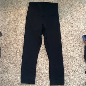 Lululemon wunder train high rise crop 21”